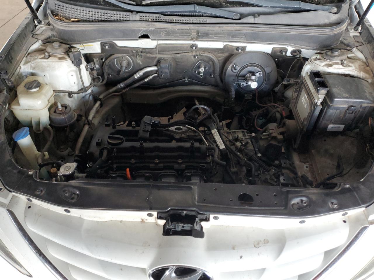2012 Hyundai Sonata - Image 11