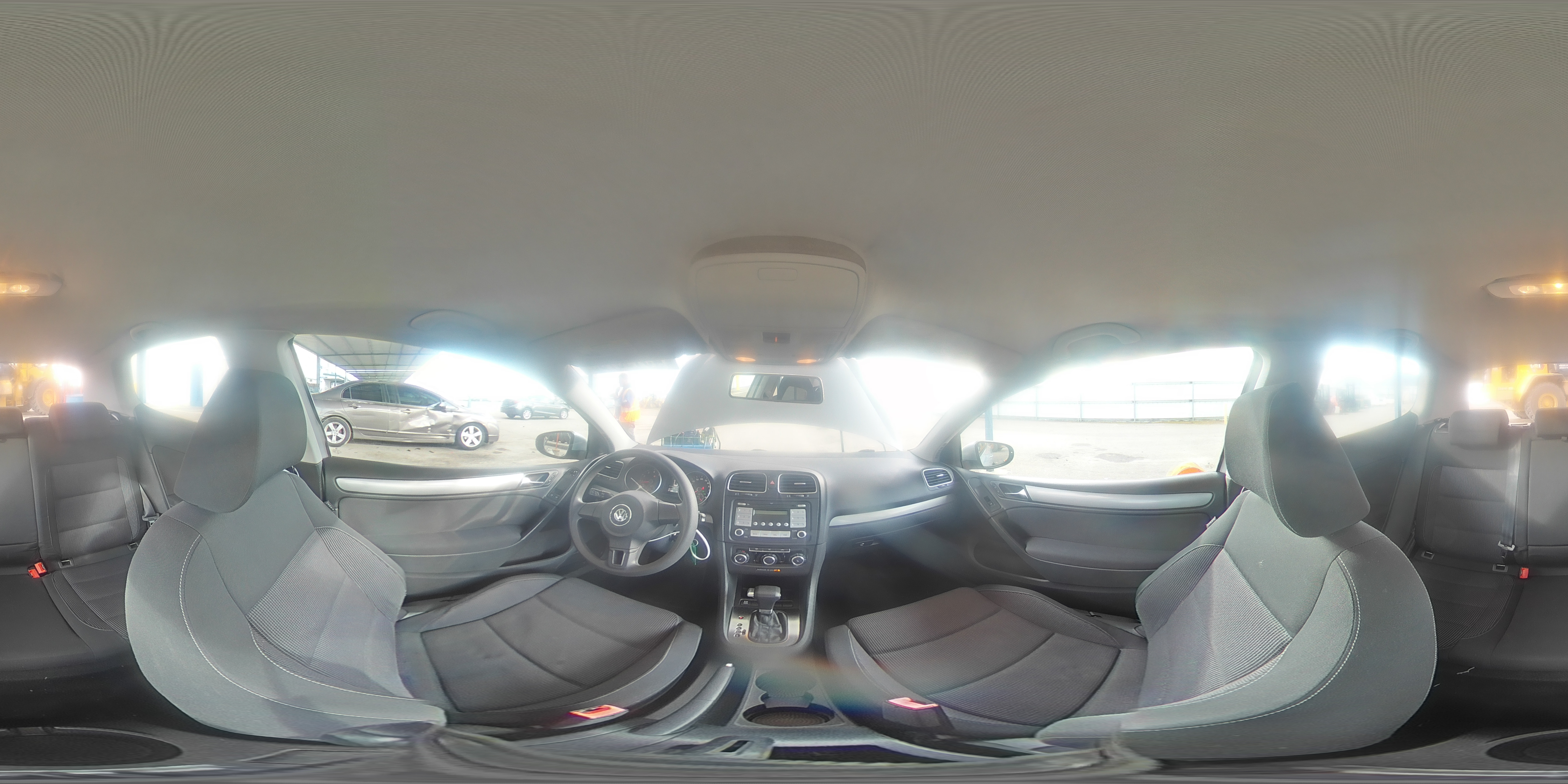 2010 Volkswagen Golf - Image 12