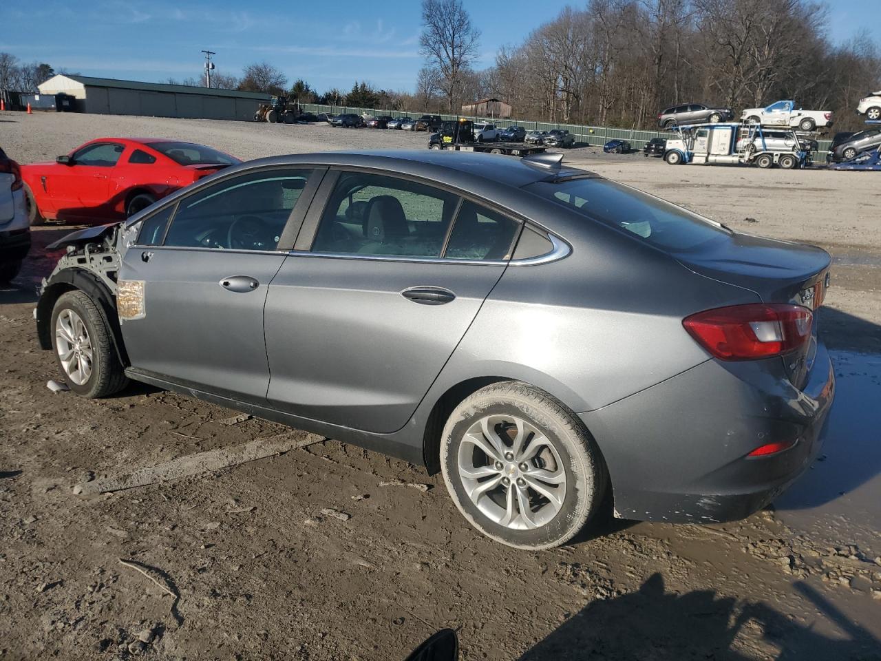 2019 Chevrolet Cruze - Image 2