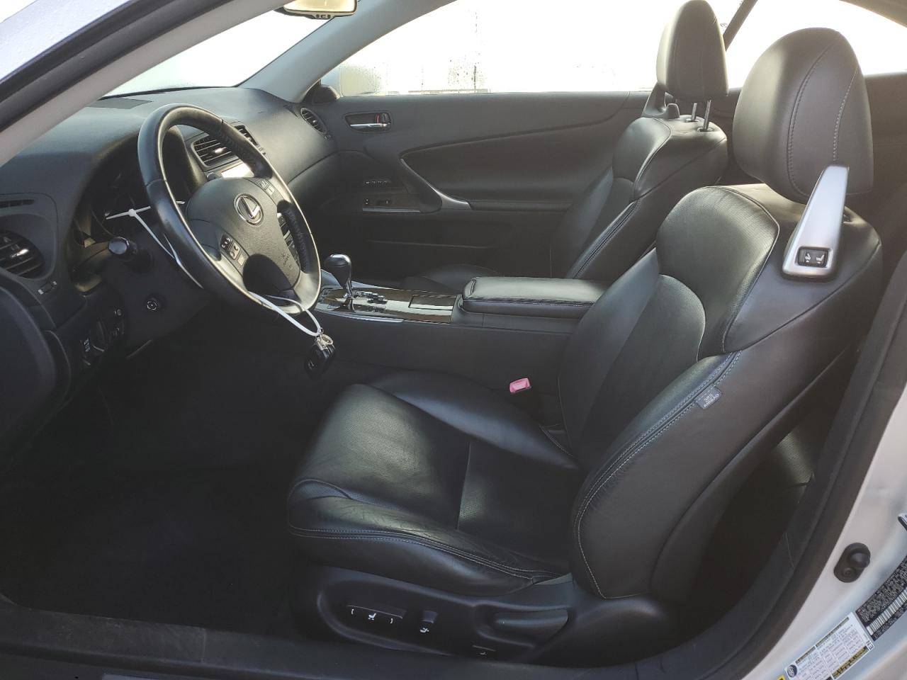 2010 Lexus IS - Image 7