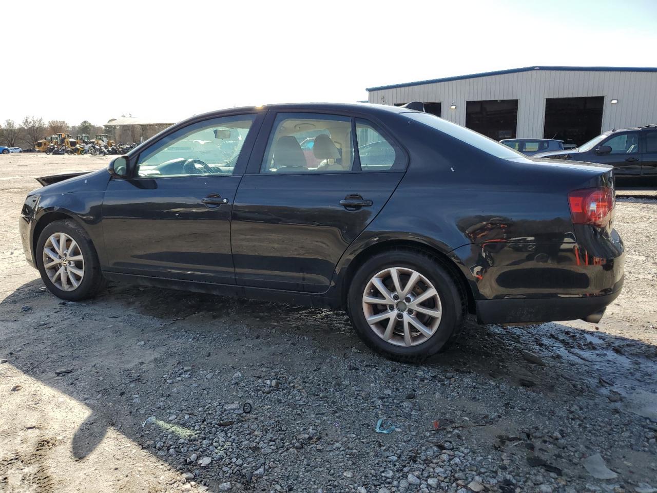 2010 Volkswagen Jetta - Image 2