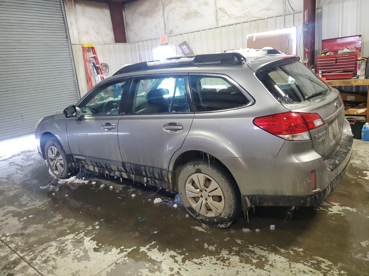 2011 Subaru Outback - Image 2