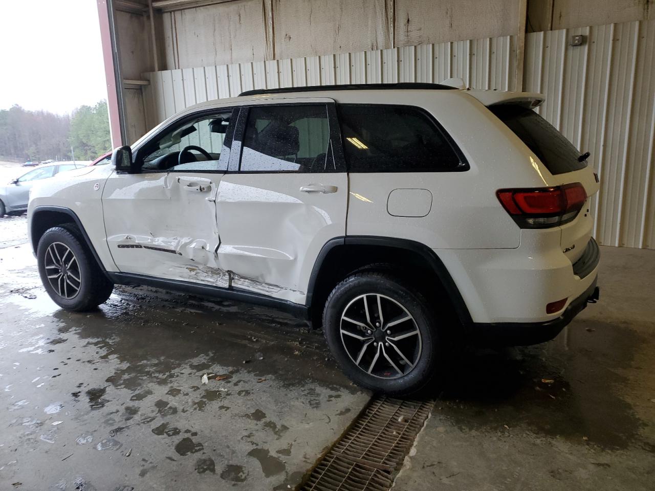 2019 Jeep Grand Cherokee - Image 2