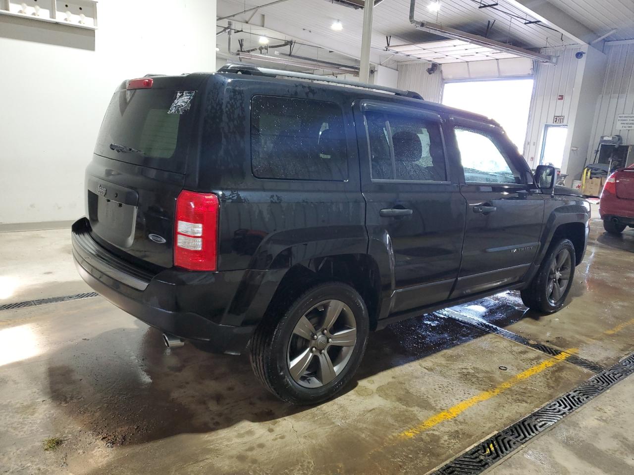 2017 Jeep Liberty (Patriot) - Image 3
