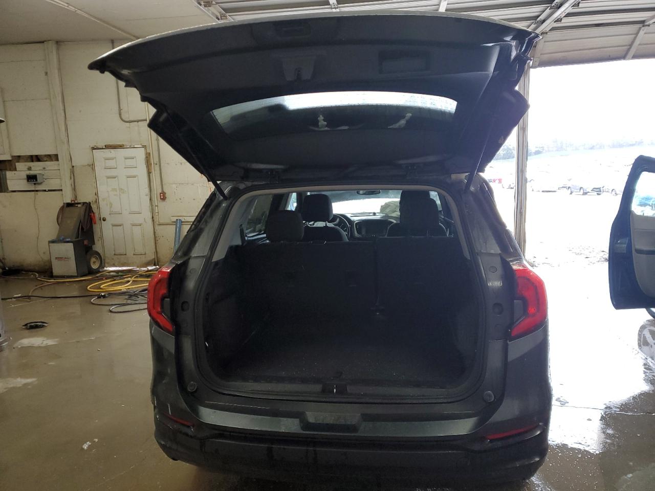 2021 GMC Terrain - Image 6
