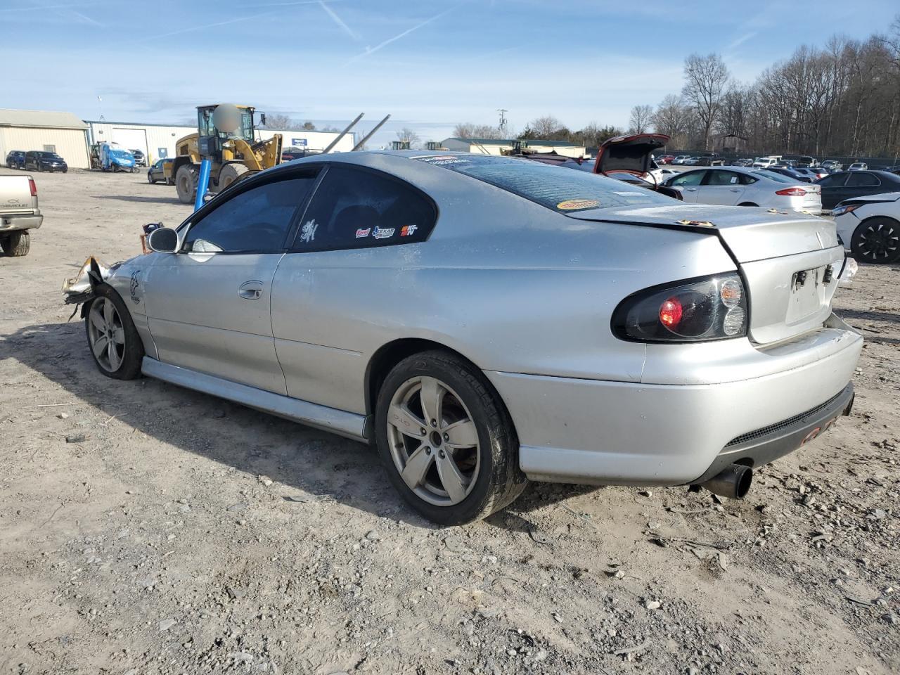 PONTIAC GTO 2005 6G2VX12UX5L381201 Photo 2