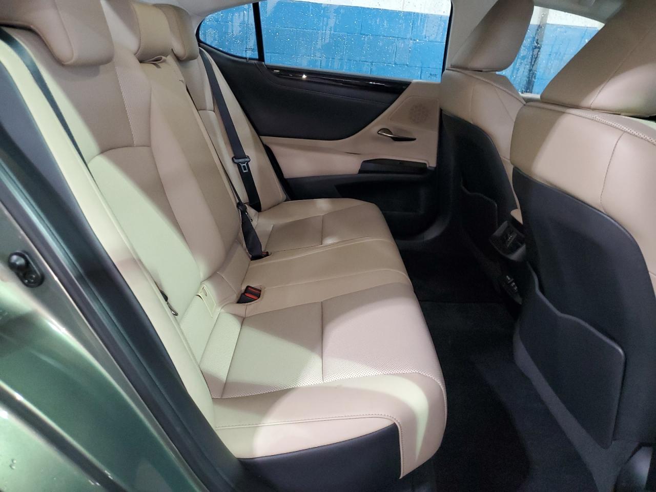 2021 Lexus ES - Image 10