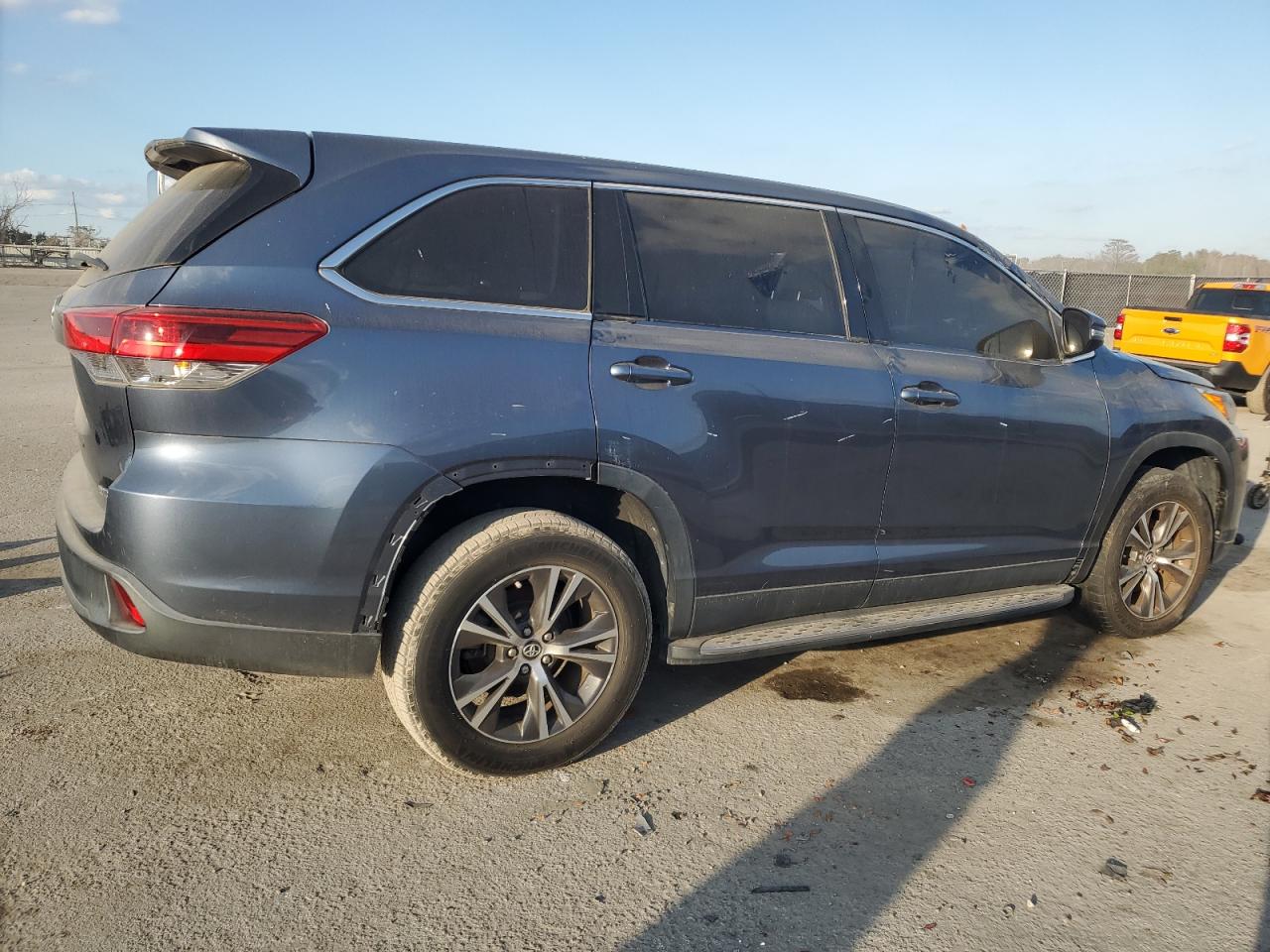 2019 Toyota Highlander - Image 3