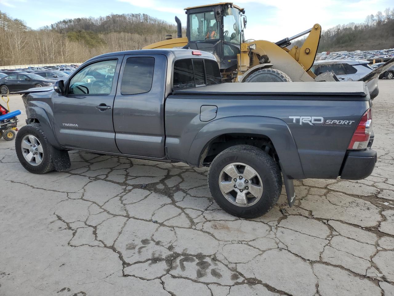 2015 Toyota Tacoma - Image 2
