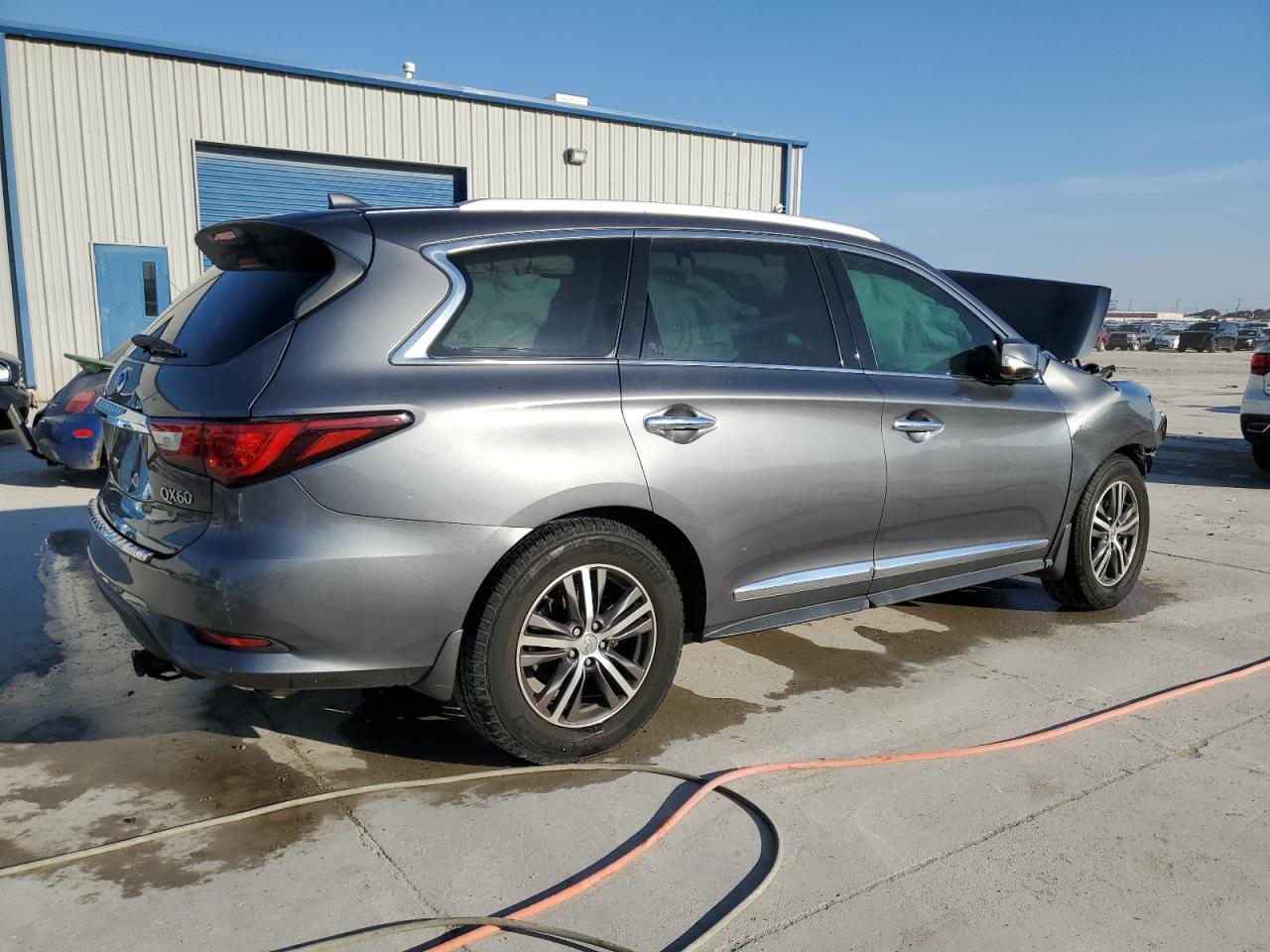 2016 Infiniti QX60 - Image 3