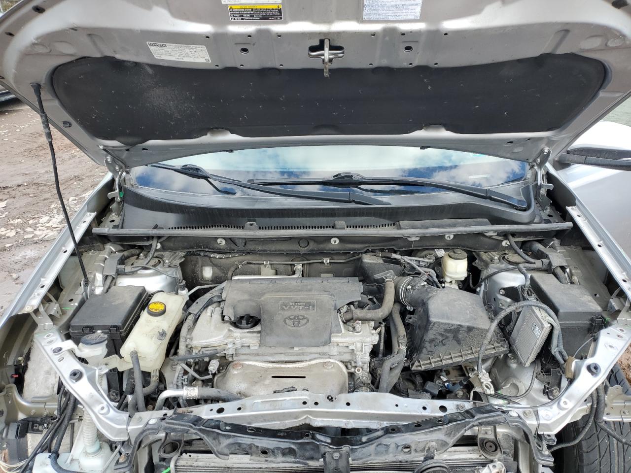 2016 Toyota RAV 4 - Image 12