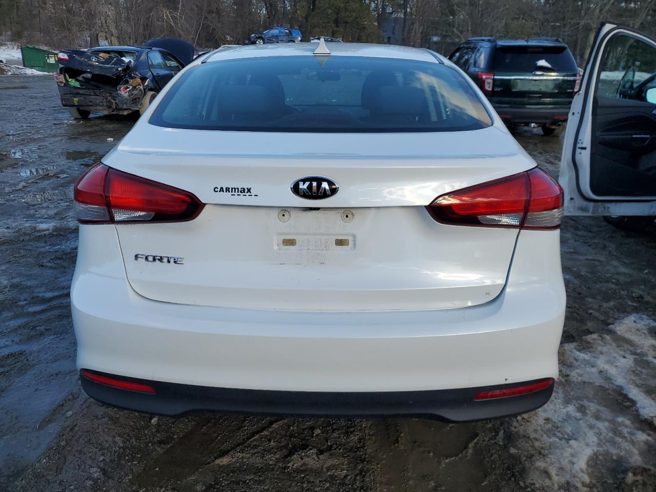 2017 Kia Forte - Image 6