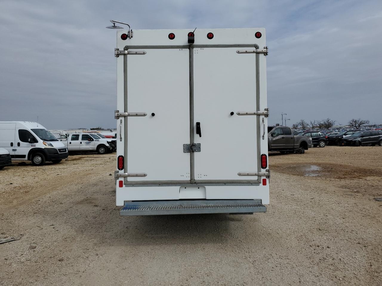 2021 Ford Econoline - Image 6
