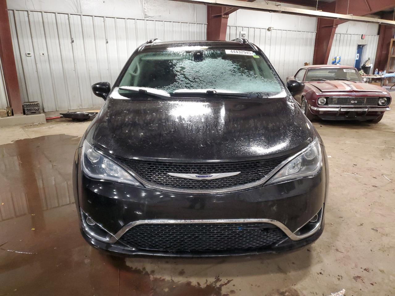 2019 Chrysler Pacifica - Image 5