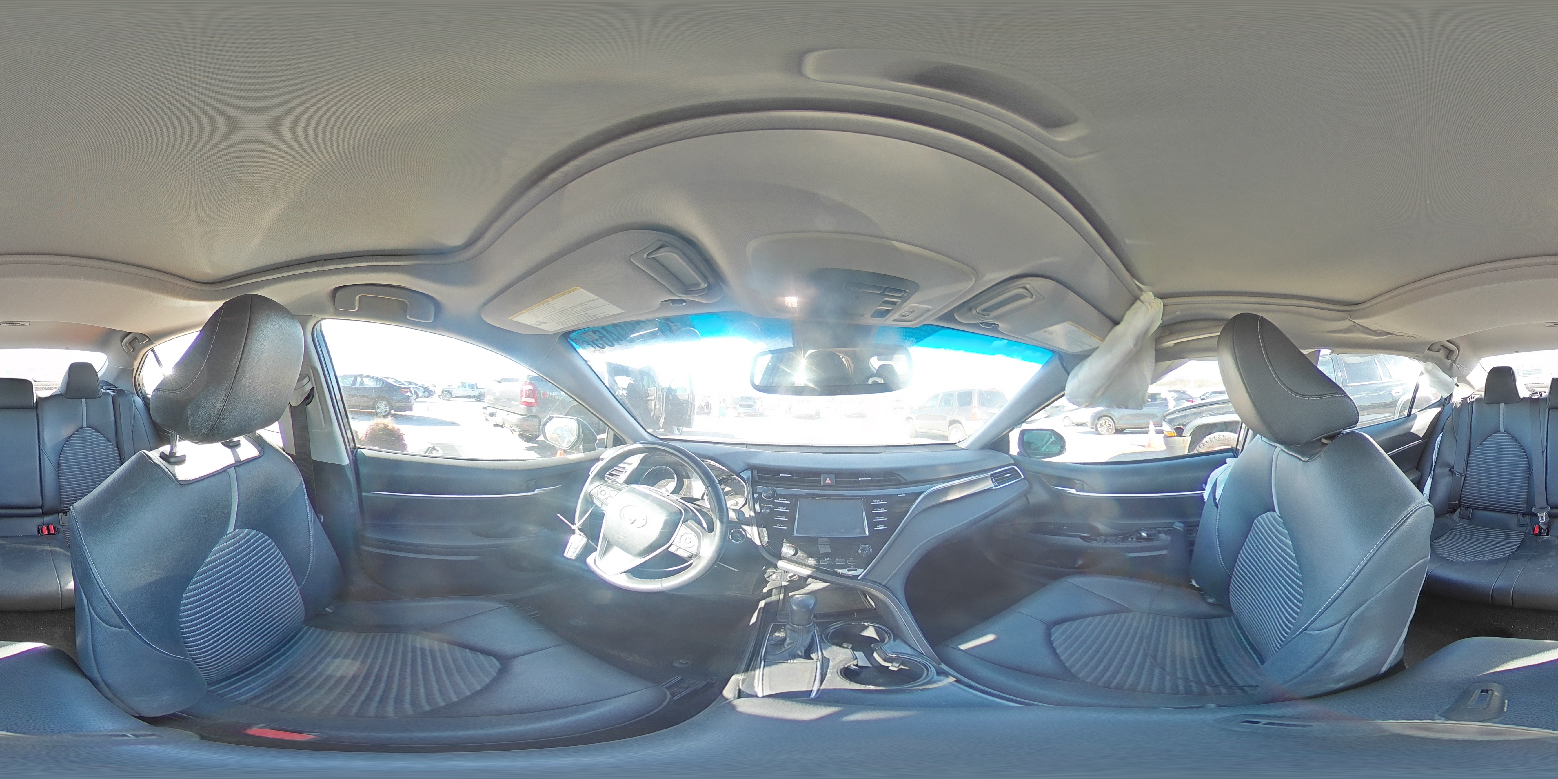2018 Toyota Camry - Image 13