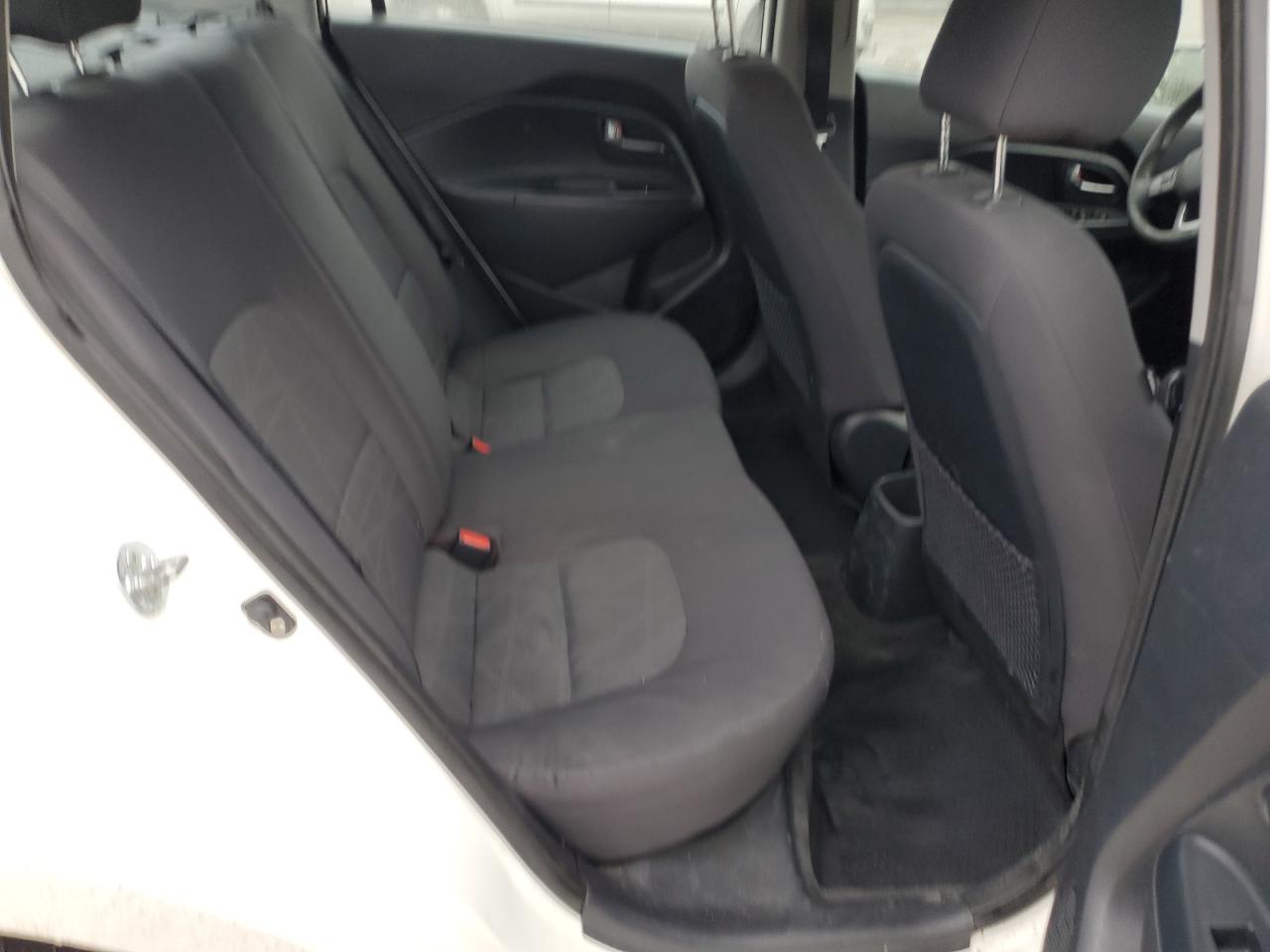 2013 Kia Rio - Image 10