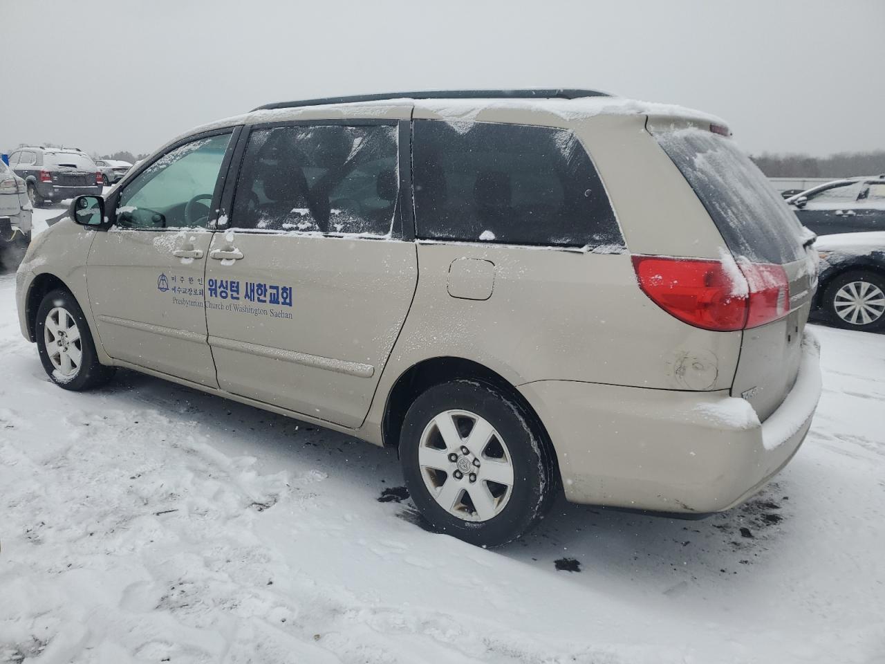 2006 Toyota Sienna - Image 2