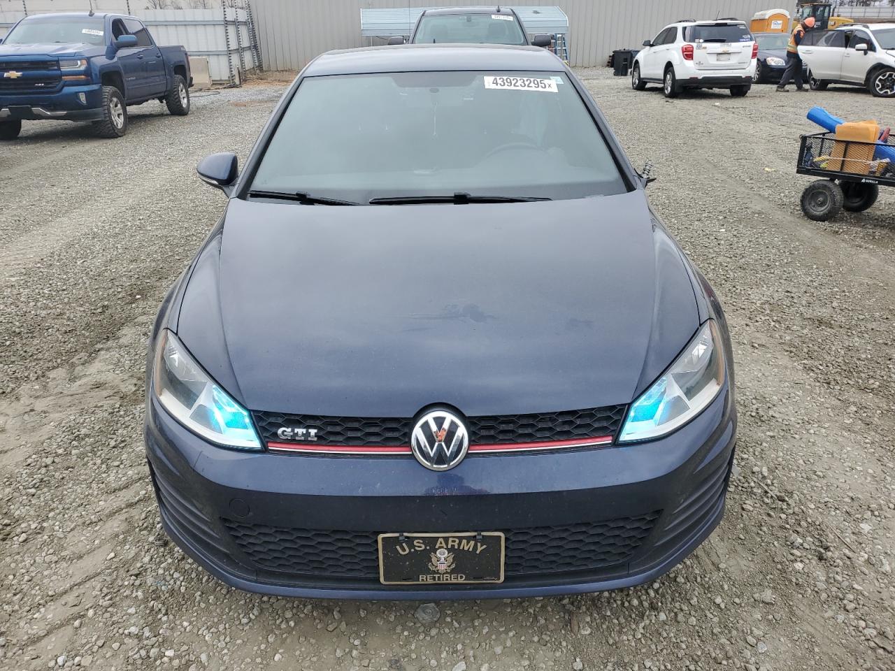 2015 Volkswagen GTI - Image 5