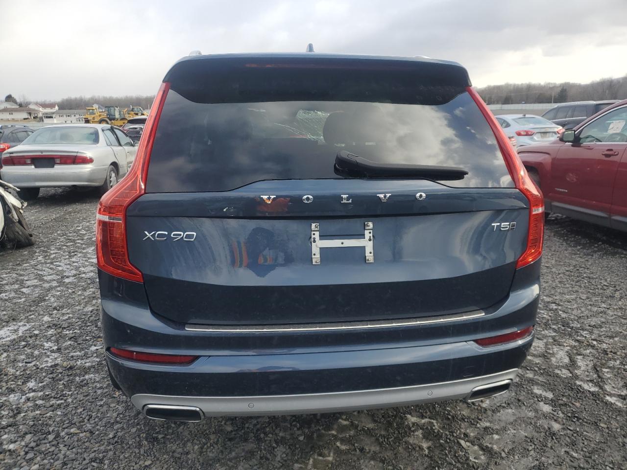 2021 Volvo XC90 - Image 6