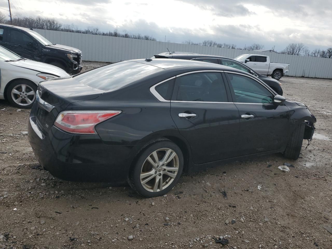2015 Nissan Altima - Image 3