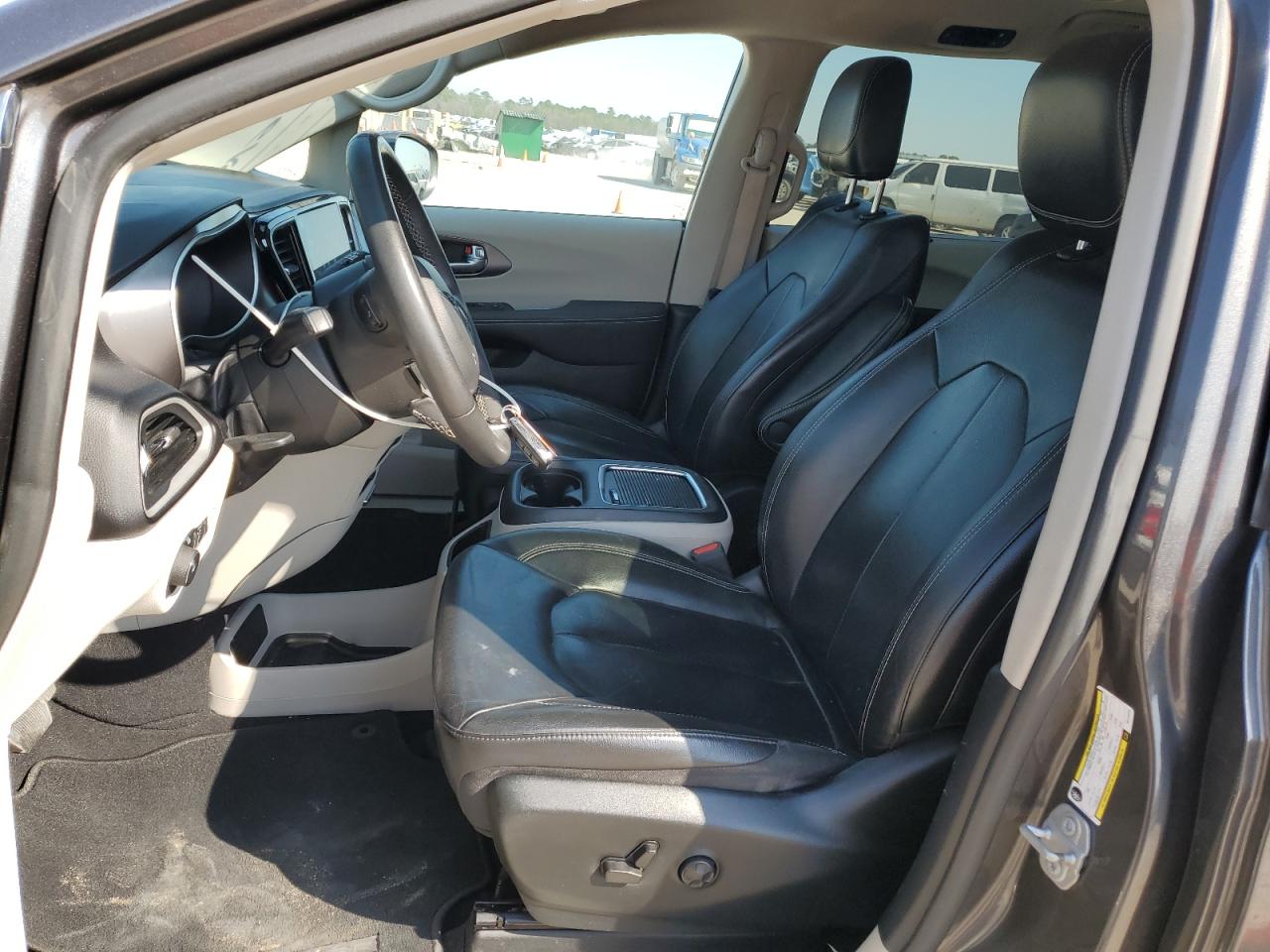 2022 Chrysler Pacifica - Image 7