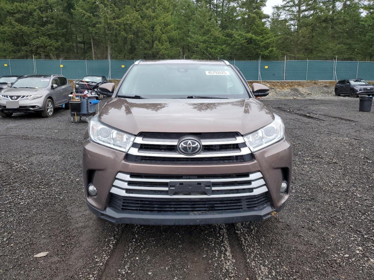 2019 Toyota Highlander - Image 5
