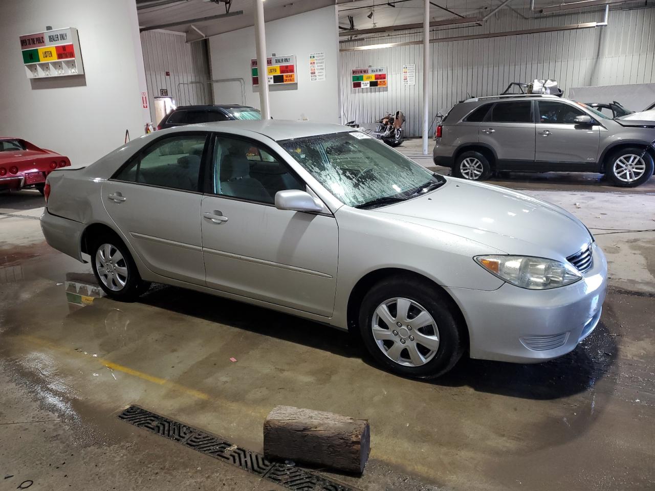 2005 Toyota Camry - Image 4