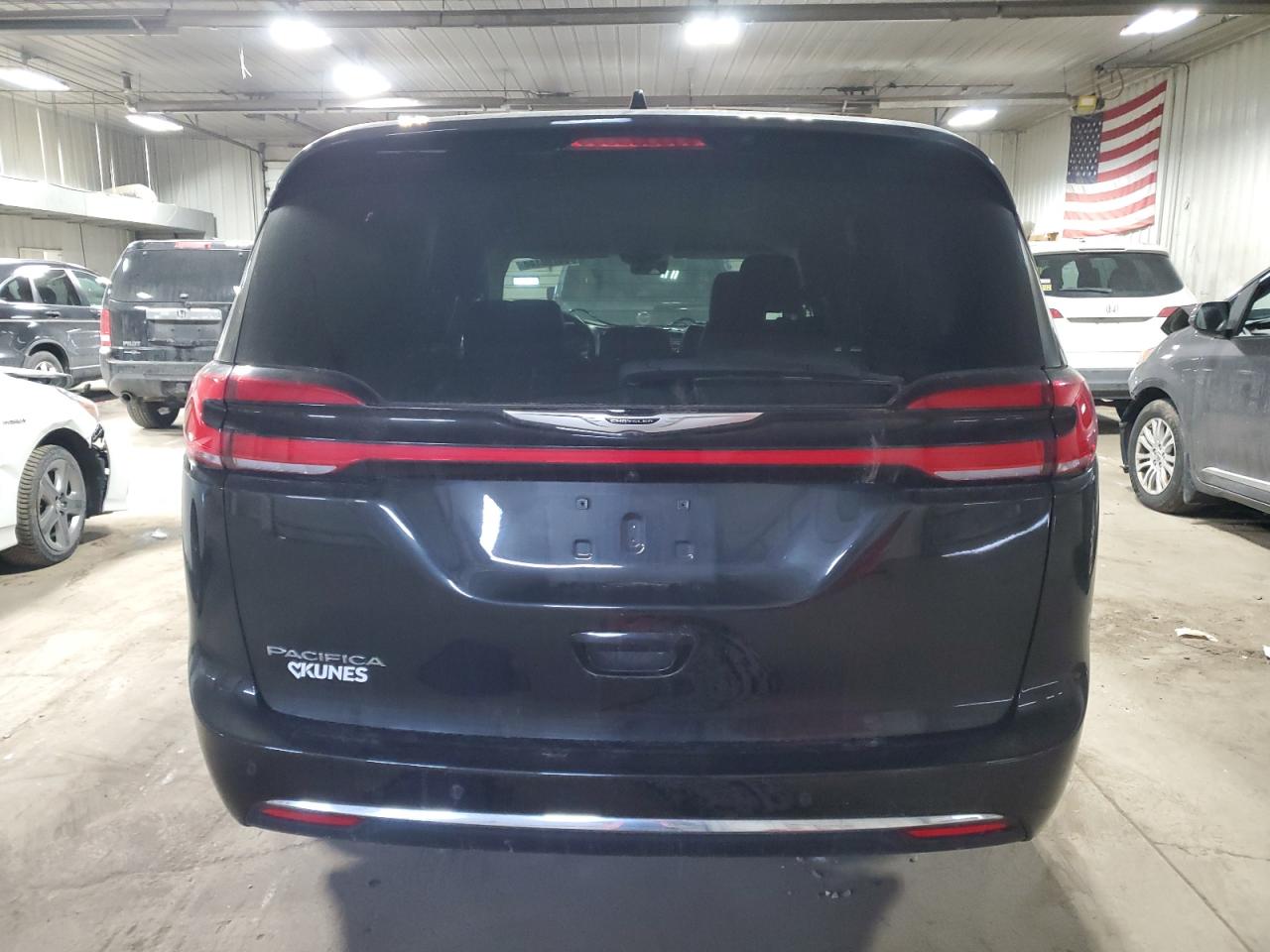 2021 Chrysler Pacifica - Image 6
