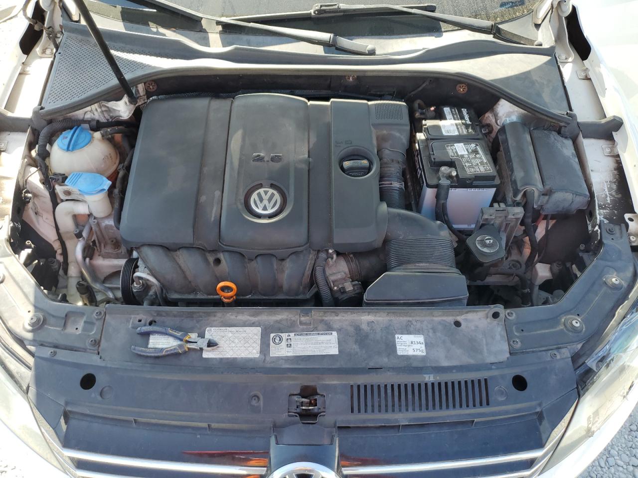 2014 Volkswagen Passat - Image 11