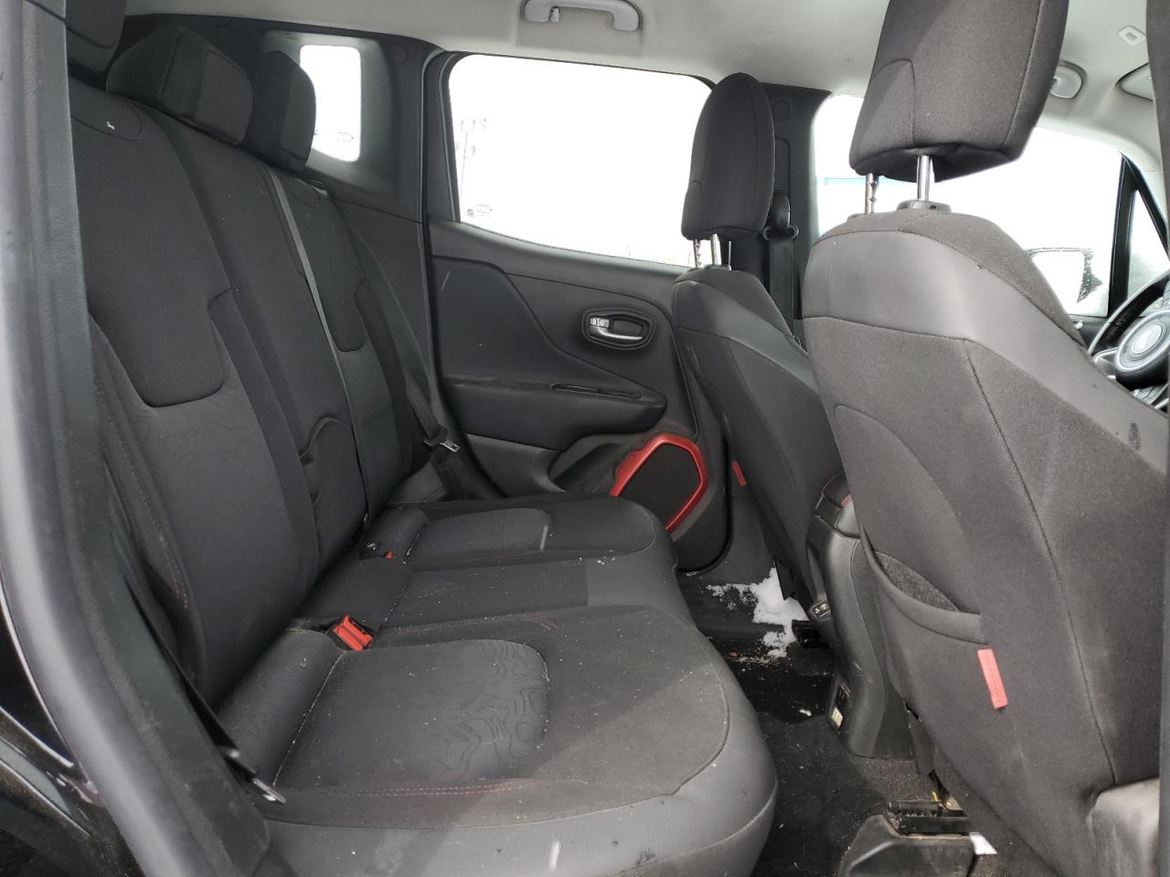 2018 Jeep Renegade - Image 10
