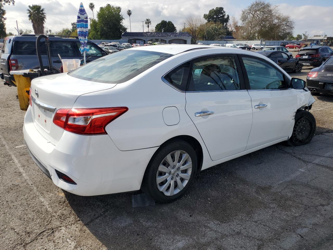2017 Nissan Sentra - Image 3