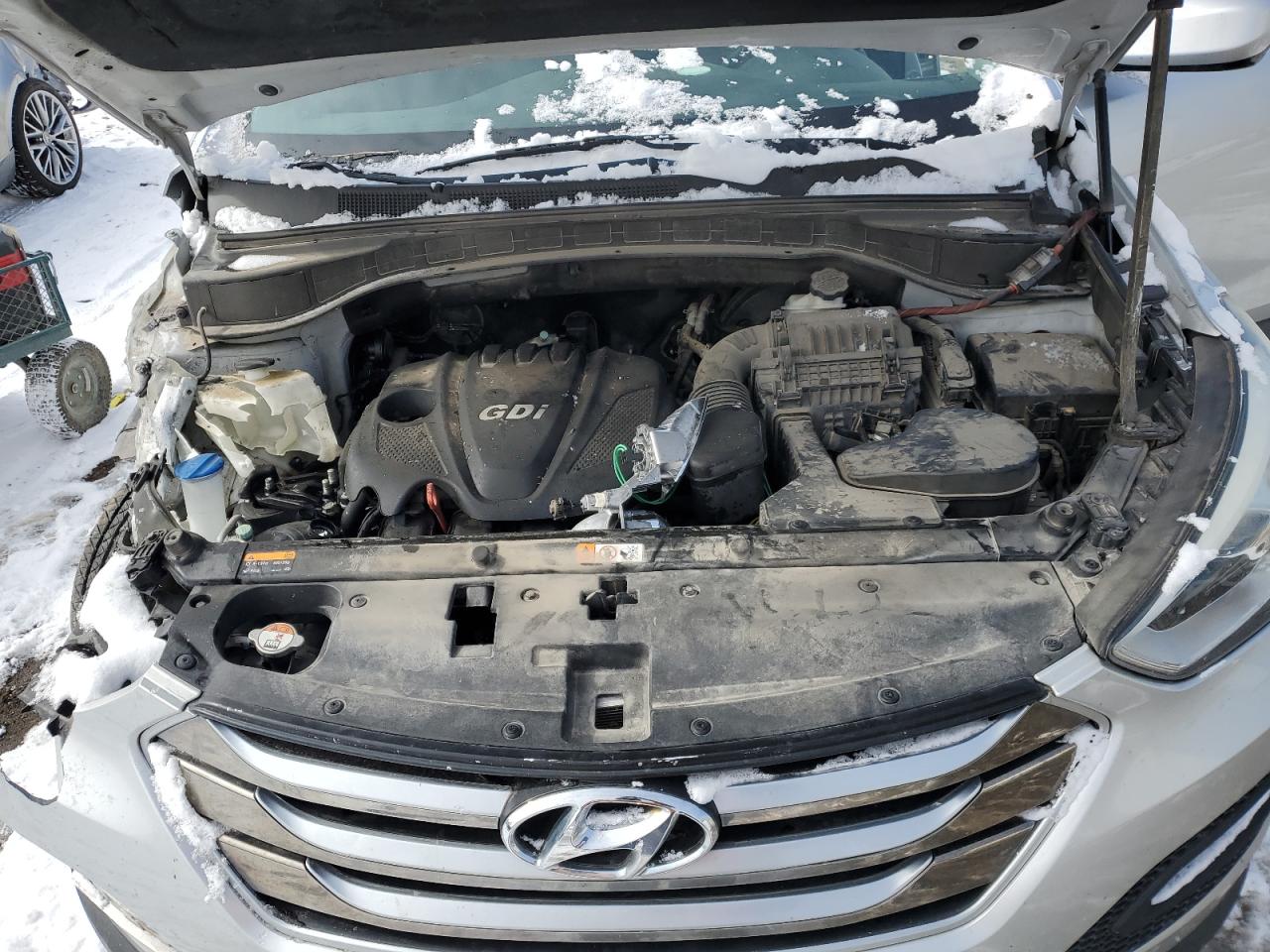 2016 Hyundai Santa Fe - Image 13