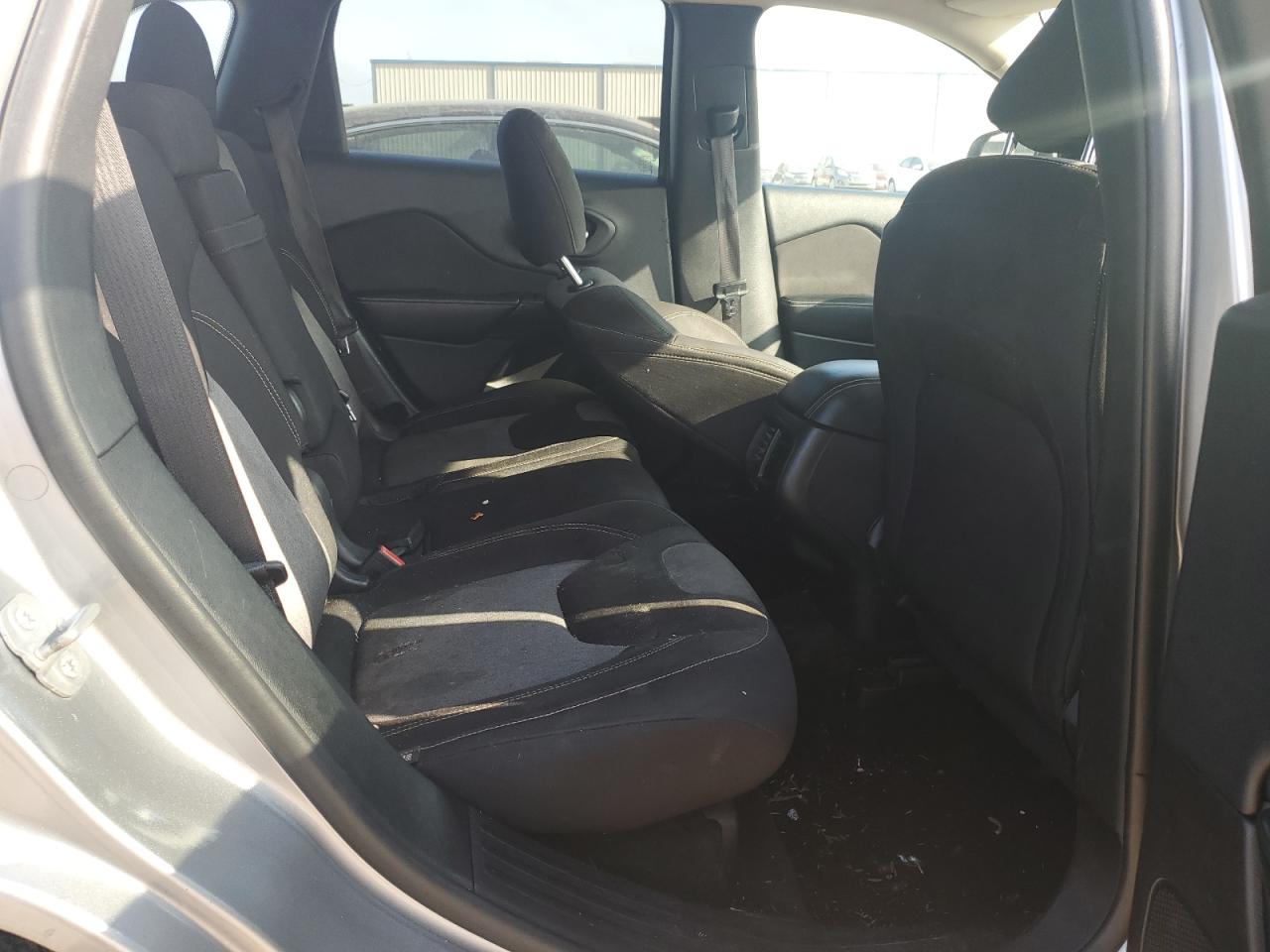 2014 Jeep Grand Cherokee - Image 11