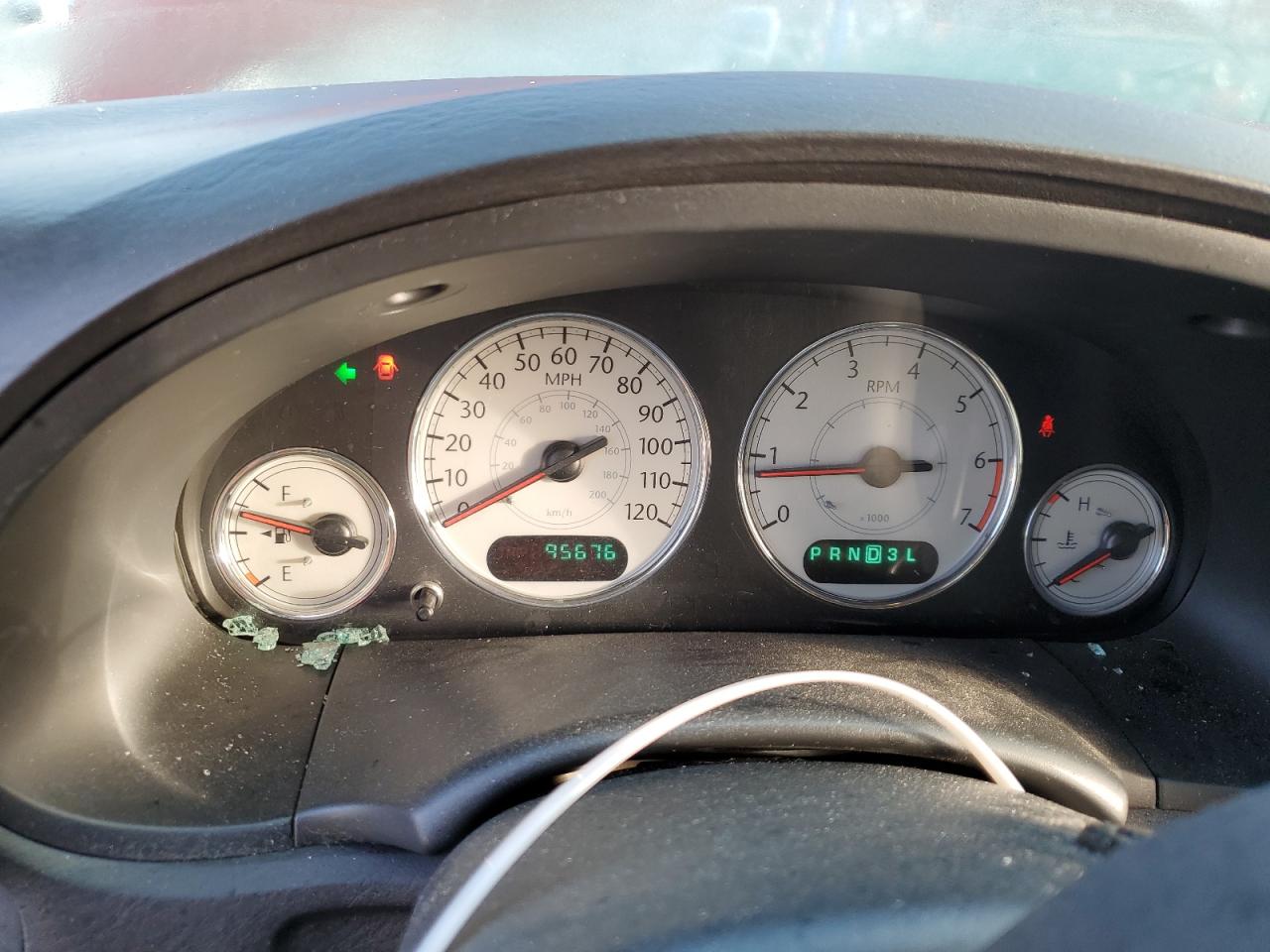 2005 Chrysler Town & Country - Image 9