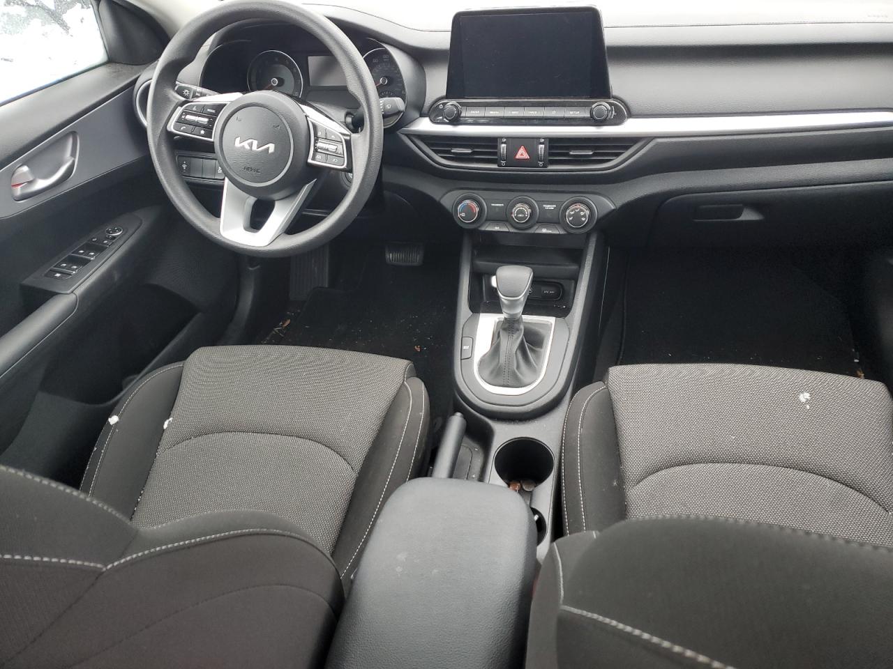 2023 Kia Forte - Image 8