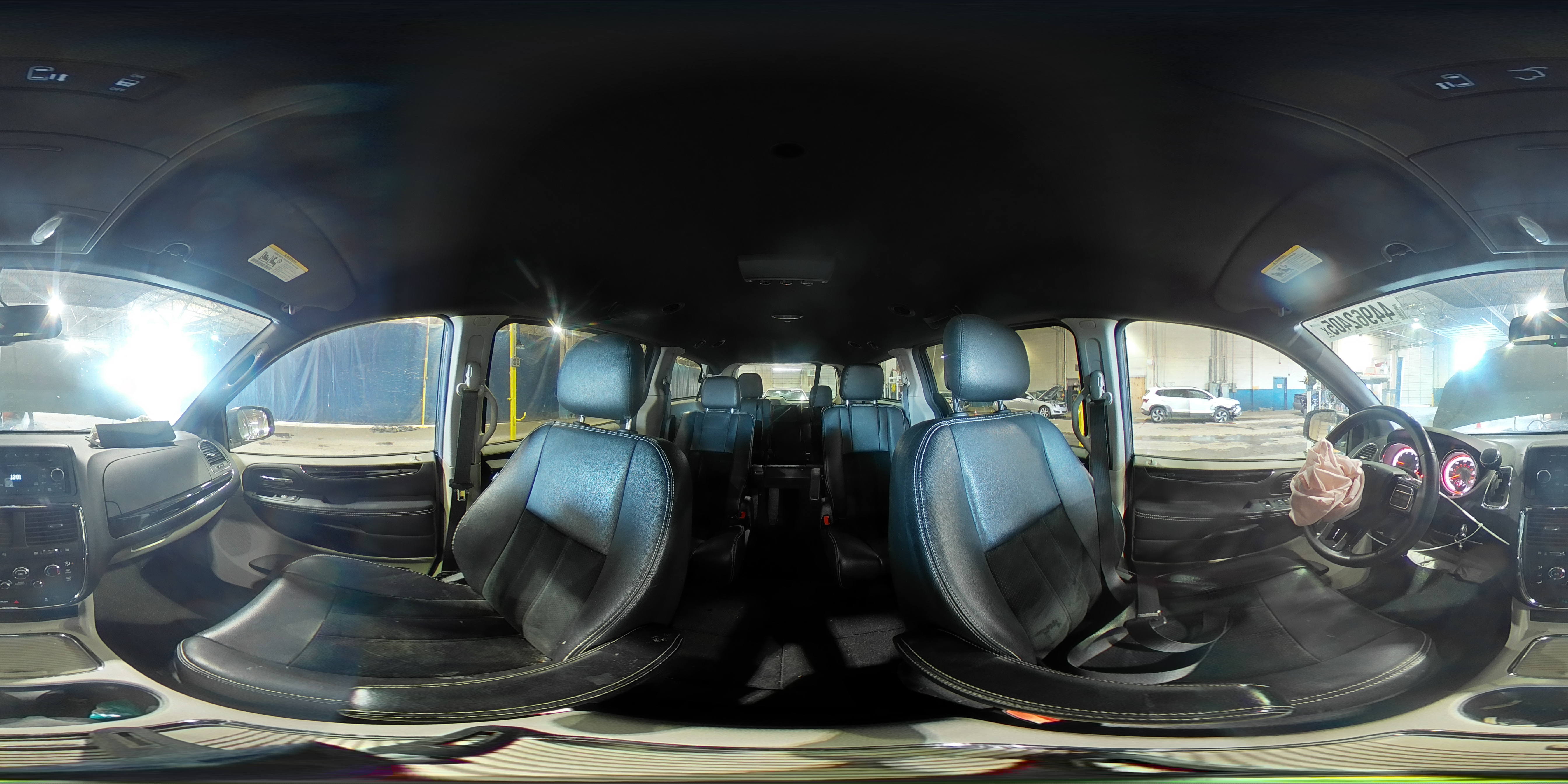 2014 Dodge Caravan - Image 16