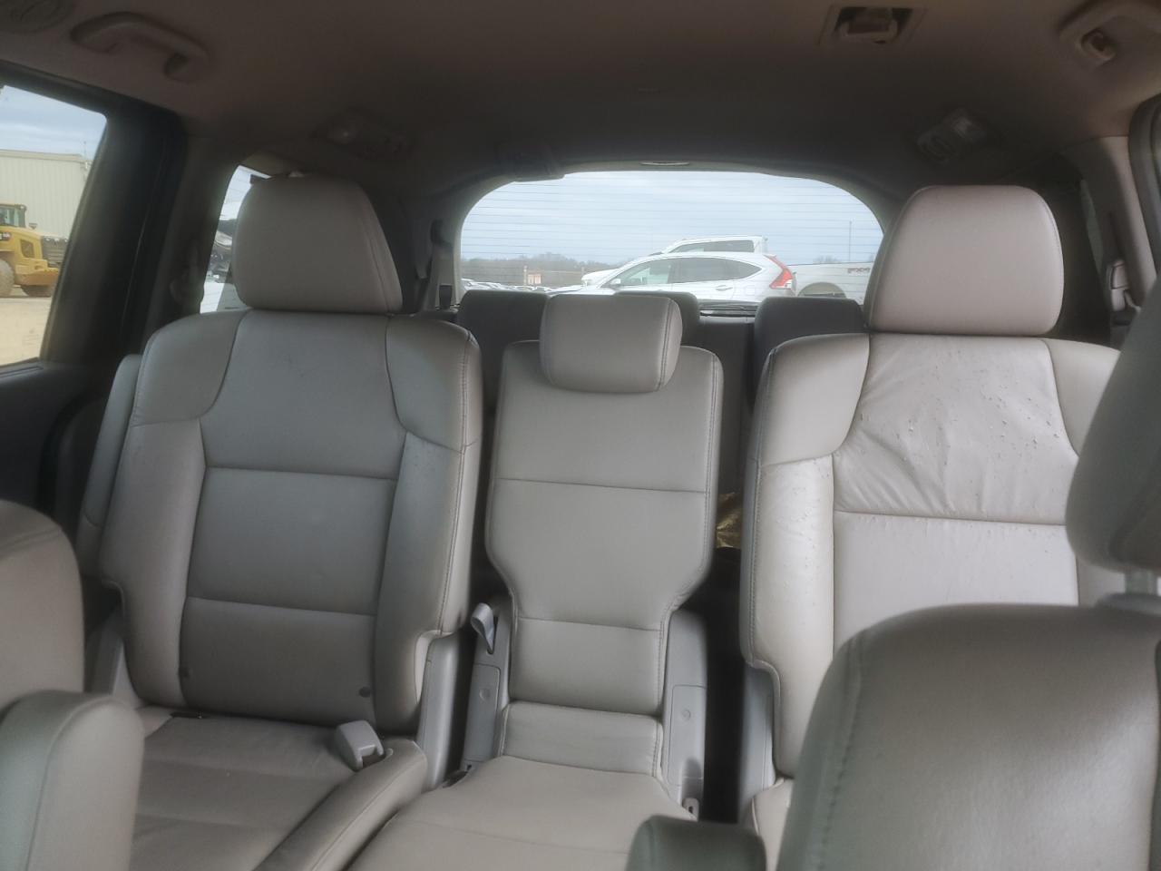 2011 Honda Odyssey - Image 10