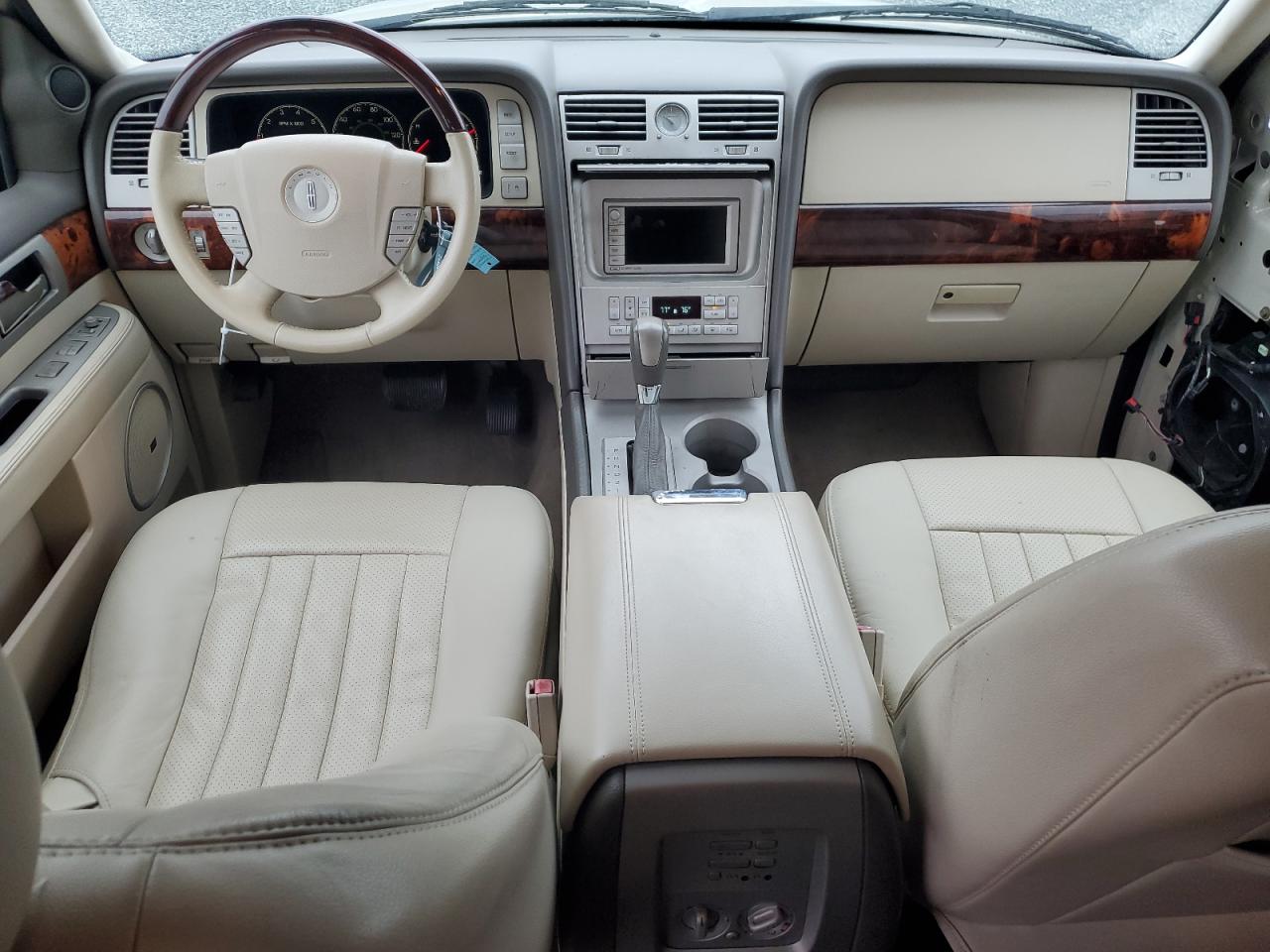 2004 Lincoln Navigator - Image 8