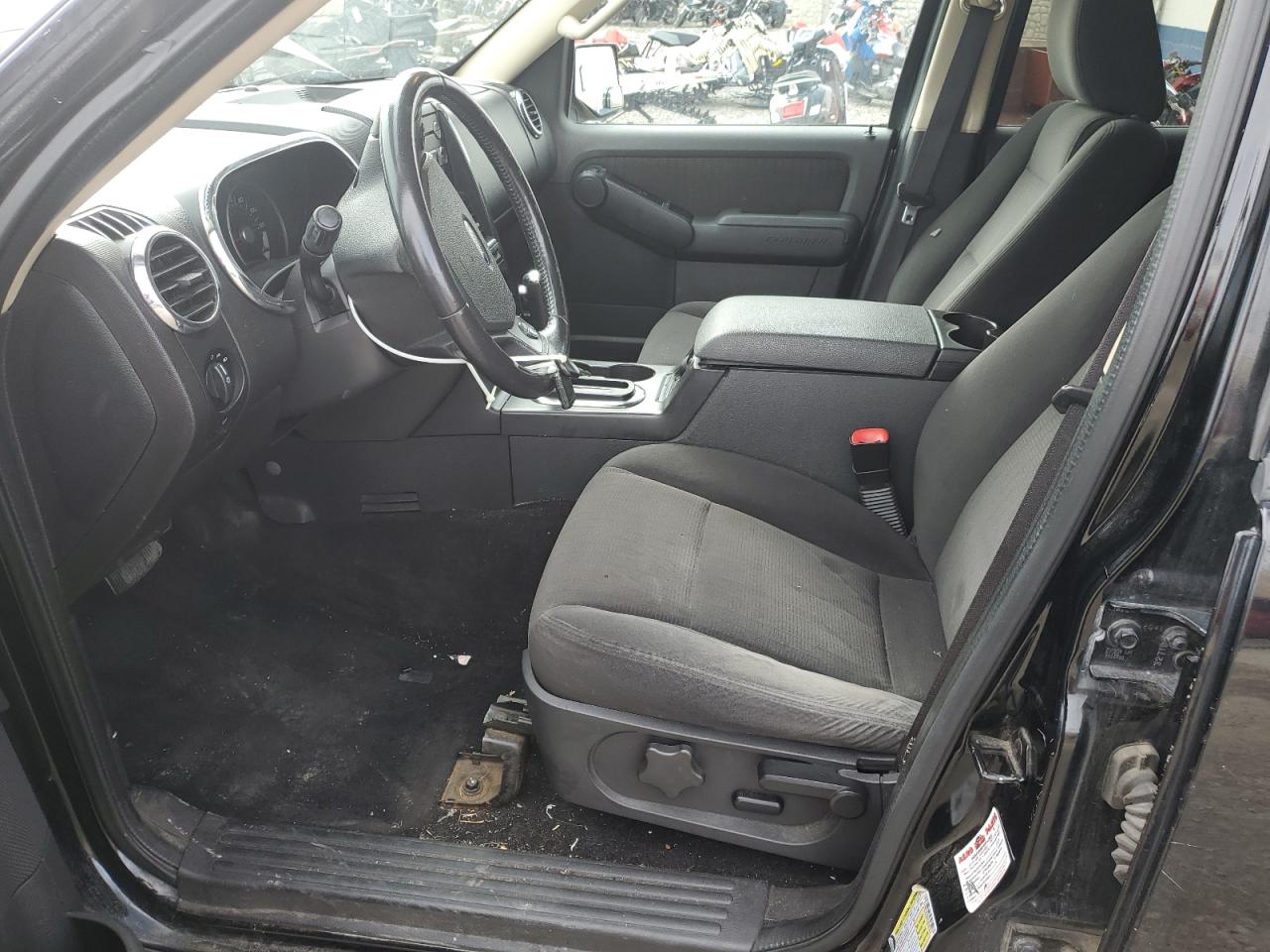 2010 Ford Explorer - Image 7