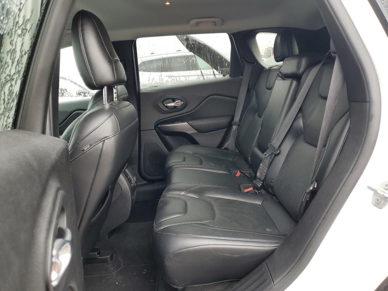 2019 Jeep Grand Cherokee - Image 10