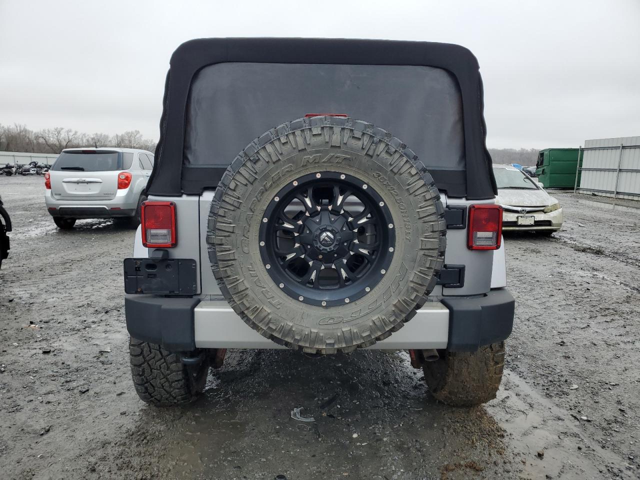 2015 Jeep Wrangler - Image 6