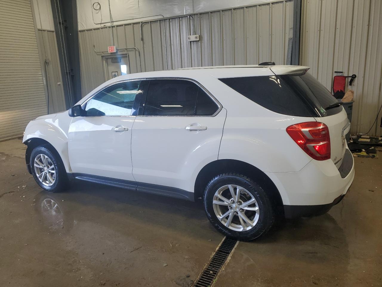 2017 Chevrolet Equinox - Image 2