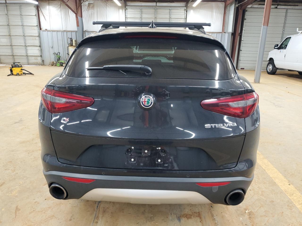 2018 Alfa Romeo Stelvio - Image 6