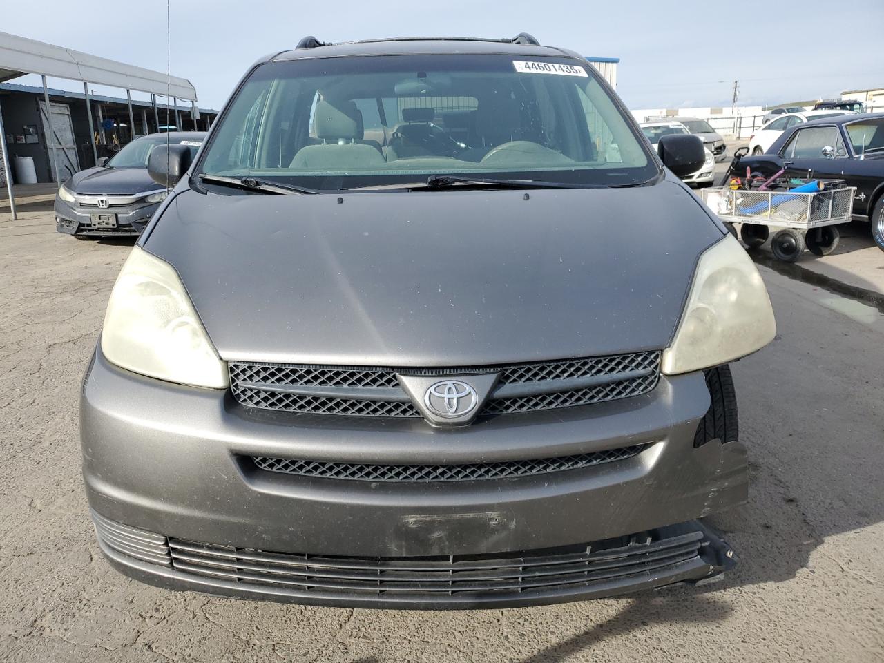2005 Toyota Sienna - Image 5