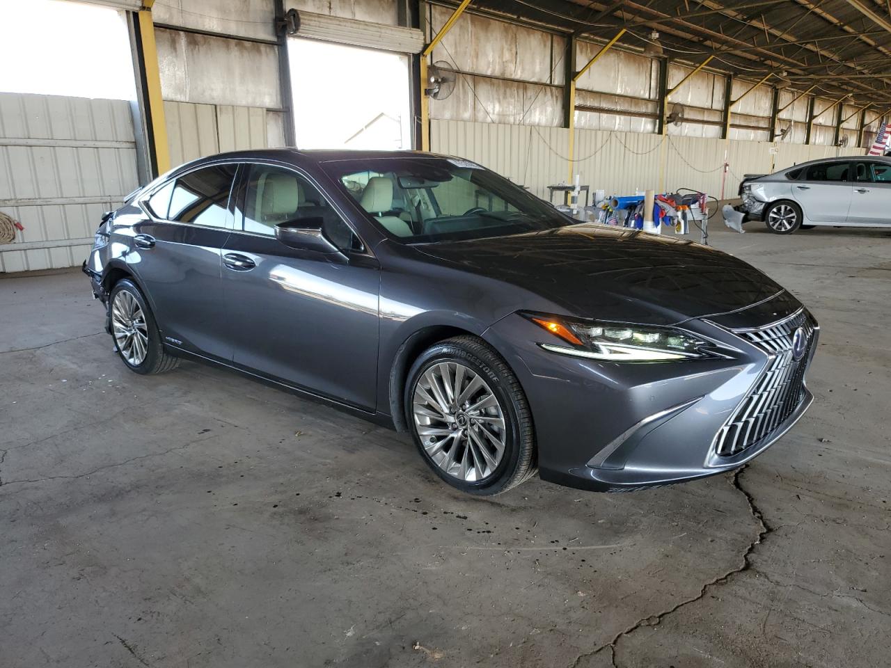 2022 Lexus ES - Image 4