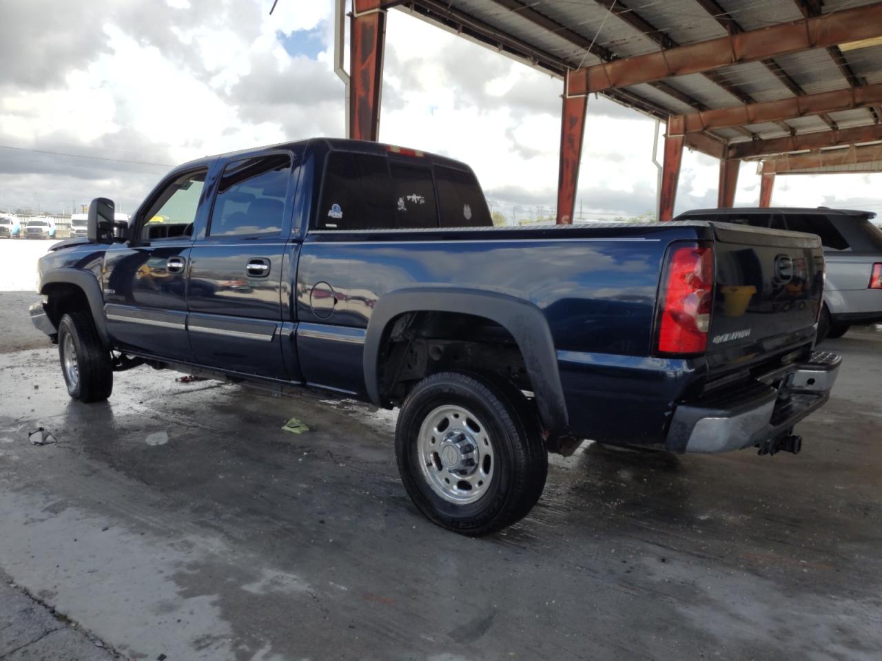 2006 Chevrolet Silverado - Image 2