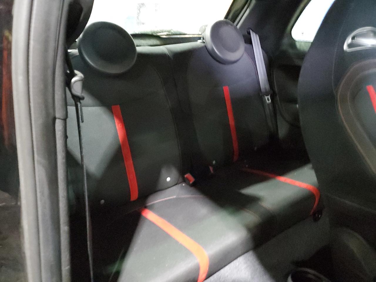 2015 Fiat 500 - Image 10