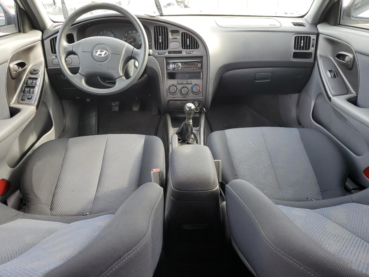 2005 Hyundai Elantra - Image 8