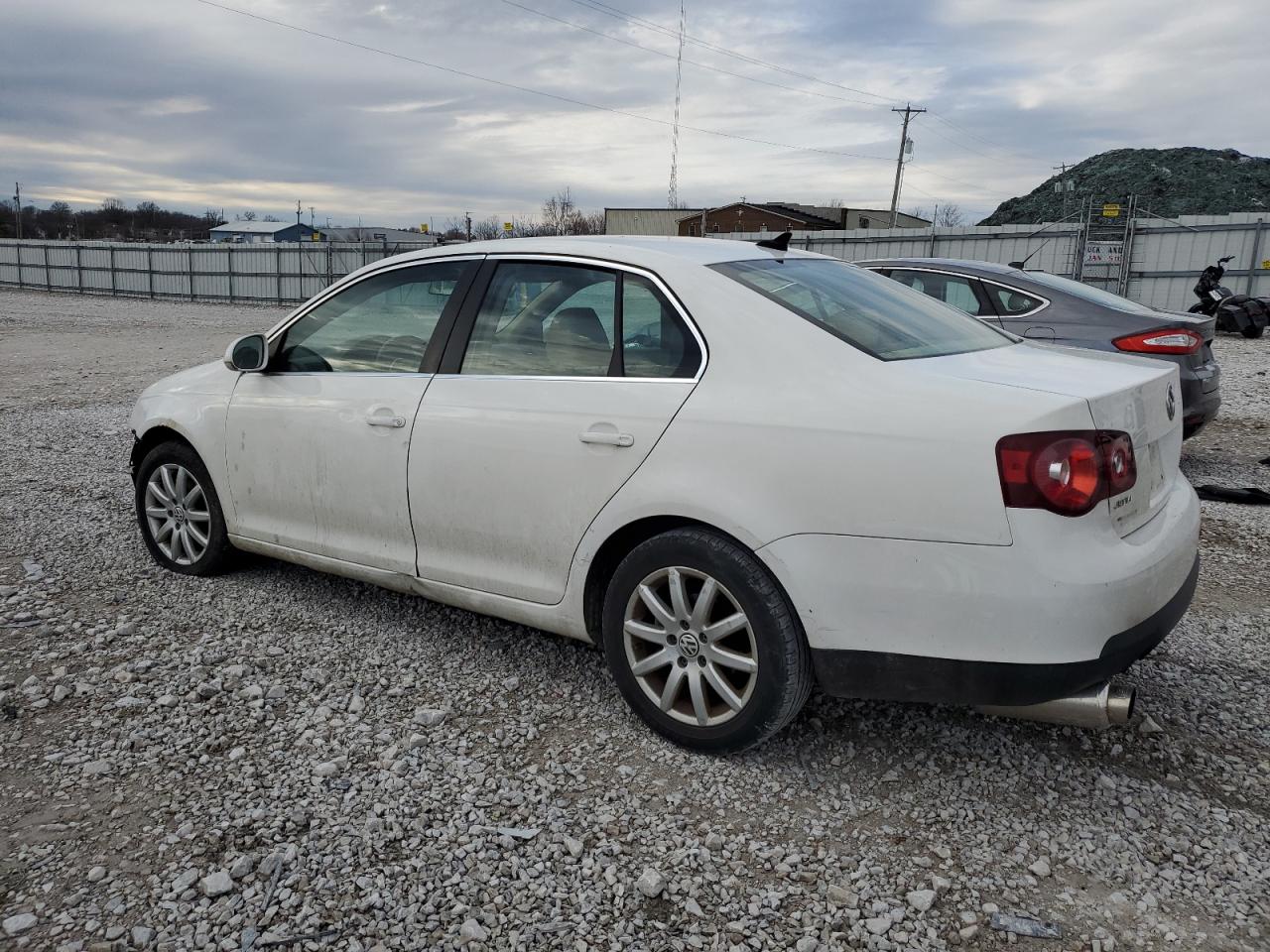 2009 Volkswagen Jetta - Image 2
