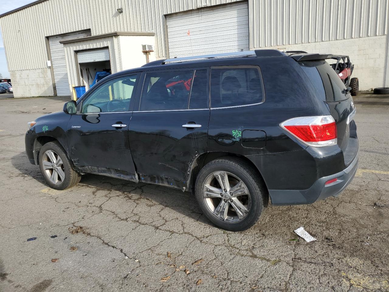 2013 Toyota Highlander - Image 2